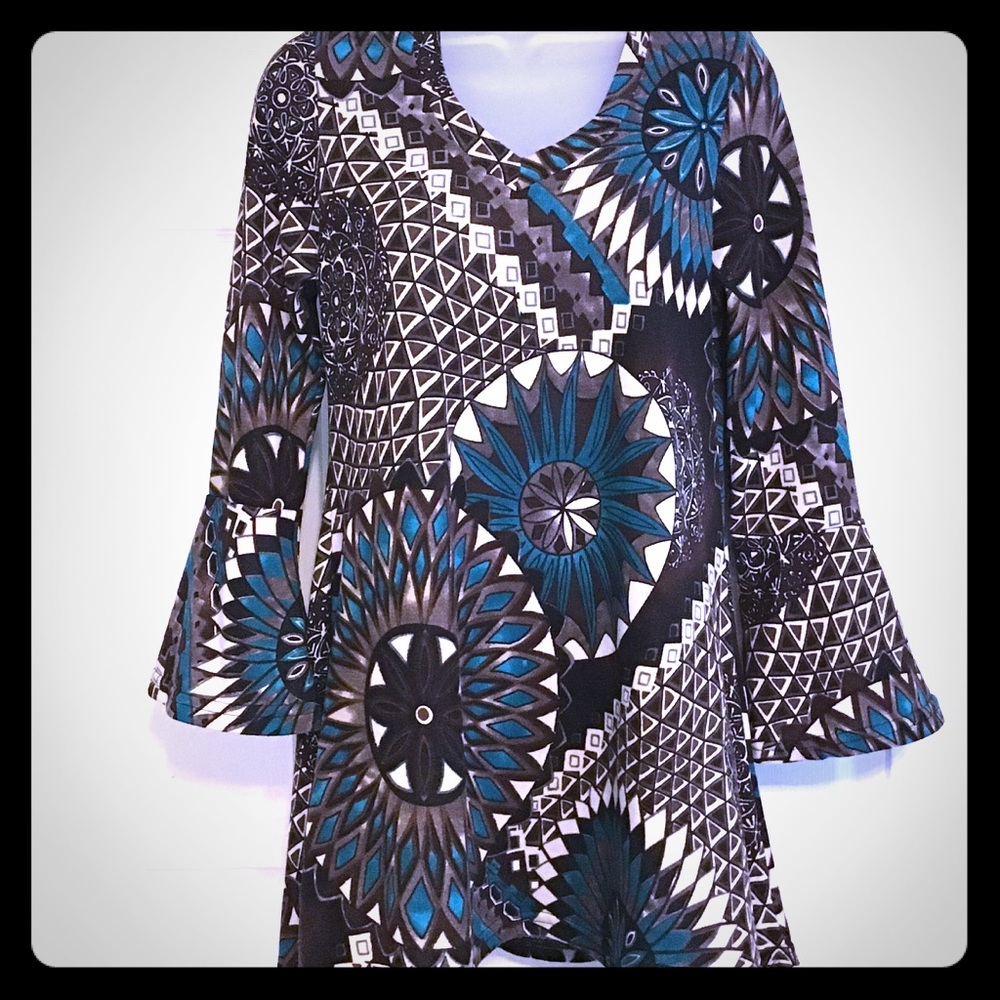 Win Win flared bottom tunic ~ S/M